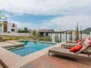 Casa à venda com 4 suítes Totalmente mobiliado no Tamboré 11