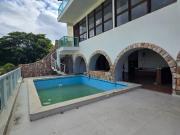 Casa a Venda com 5 dormitórios