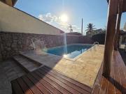 Casa à venda com 5 dormitórios no Golfinhos em...