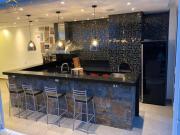 Casa à venda com 680,00 m², 3 dormitórios, 10 vagas....