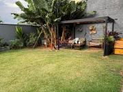 Casa à venda com amplo quintal gramado e 3 quartos no...