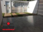 Casa à venda com piscina no Portal Ville Azaléia Casa à venda com piscina no Portal Ville Azaléia