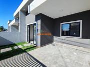 Casa á Venda Com suíte e Piscina Matinhos