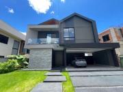 Casa à venda no condomínio Jaguary Urbanova SJC/SP