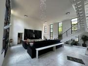 Casa à venda Cond. Nova Higienópolis Granja Viana