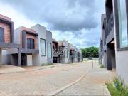 Casa à venda, condomínio fechado, 2 dormitórios, 70m² $... Casa à venda, condomínio fechado, 2 dormitórios, 70m² $...