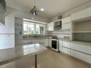 Casa à venda, condomínio Village La Montagne, com 03...