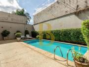 Casa á venda de 400m², com 4 suítes, piscina e 3 vagas...