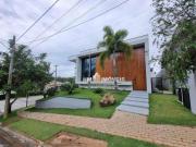 Casa à Venda e Locação em Atibaia