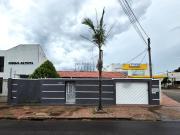 Casa à venda e locação na Av São João na região leste de...