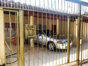 Casa a venda e locação na Rua Tapuias, na Vila Casoni...