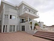 Casa à venda e para alugar em Barueri, Alphaville, com 6... Casa à venda e para alugar em Barueri, Alphaville, com 6...