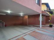 Casa à venda em bairro nobre