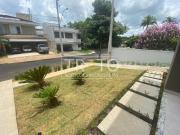 Casa à venda em condomínio com 3 dormitórios sendo 3 suítes