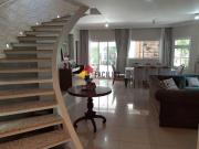 Casa a venda em Condominio em Valinhos, com 315m² e 4 suítes