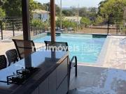 Casa à venda em condomínio fechado