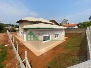 Casa a venda em condomínio fechado com terreno de...