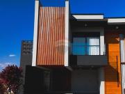 Linda casa à venda em condomínio fechado em Bragança...