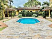 Casa à Venda em condomínio fechado na praia de Juquehy