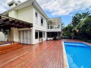 Casa à Venda em Condomínio Fechado na praia de Juquehy