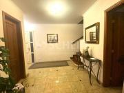 Casa a venda em condomínio fechado, segurança privada...