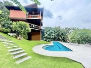 Casa à venda em condomínio na Granja Viana com 3...