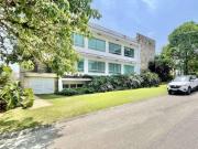 Casa à venda em condomínio na Granja Viana com 6...