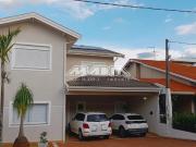 casa à venda em Condomínio Residencial Oruam