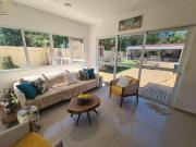 Casa à venda em Cotia, Granja Viana, com 4 suítes, com...