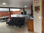 Casa á Venda em Interlagos com 4 Dormitórios Suítes e 2...