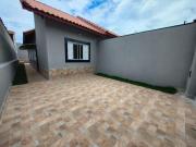 Casa à venda em Itanhaém – Nova com piscina privativa!