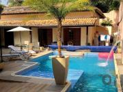 Casa com 5 dormitórios, sendo 2 suítes à venda ou...