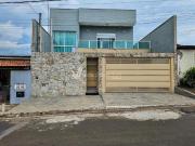 casa à venda em Jardim Amanda I