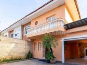 Casa a Venda em Jardim Paulistano com 4 Quartos 5 Vagas...
