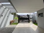 Casa à venda em Maringá, Jardim São Conrado, com 3...