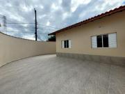 Casa à venda em Mongaguá SP com piscina privativa!