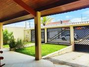Casa à Venda em Peruíbe – Próxima à Praia, com Piscina e...