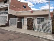 Residência a venda no Pinheirinho 140 m² com pisci