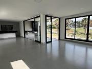 Casa à venda em Santana de Parnaíba, Cidade Tamboré, com...