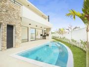 Casa à venda em Sorocaba, Condomínio Chácara Ondina, com...