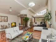 Casa à venda em Tristeza com 374 m², 6 quartos, 1 suíte,...
