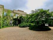 Casa à venda em Valinhos, Chácaras Alpina, com 6...