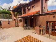 Casa à venda em Vila Nova com 260 m², 3 quartos, 1...