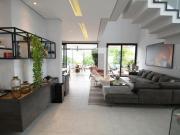 Casa à Venda Fazenda Santa Cândida, 3 Quartos, 380 m²...