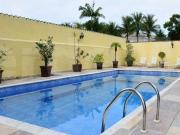 Casa À VENDA frente praça no Acapulco em Guarujá