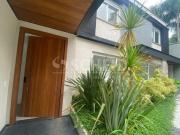 Casa à Venda Moderna e Nunca Habitada em Condomínio...