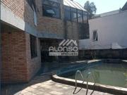 CASA À VENDA NA AVENIDA MORUMBI