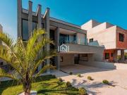 Casa à venda na Granja Viana