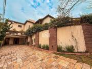 Casa à venda na Granja Viana