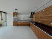 Casa a venda na Granja Viana